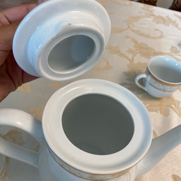 Primavera by ROYAL HERITAGE Kettle - Picture 3 of 6